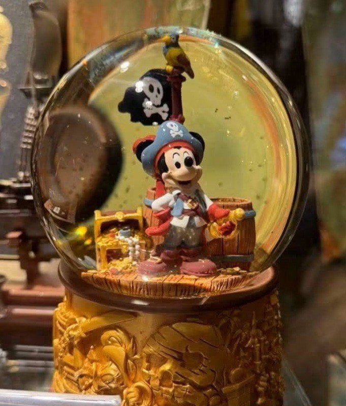 Disneyland Parijs Mickey Pirates Snowglobe, Ophalen of Verzenden, Mickey Mouse, Nieuw