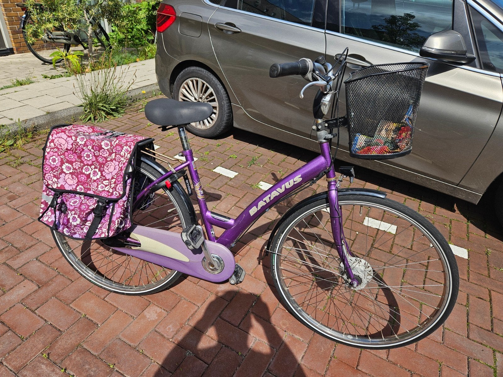 Batavus damesfiets met mand en fietstassen, Ophalen, Gebruikt, Velgrem, Versnellingen