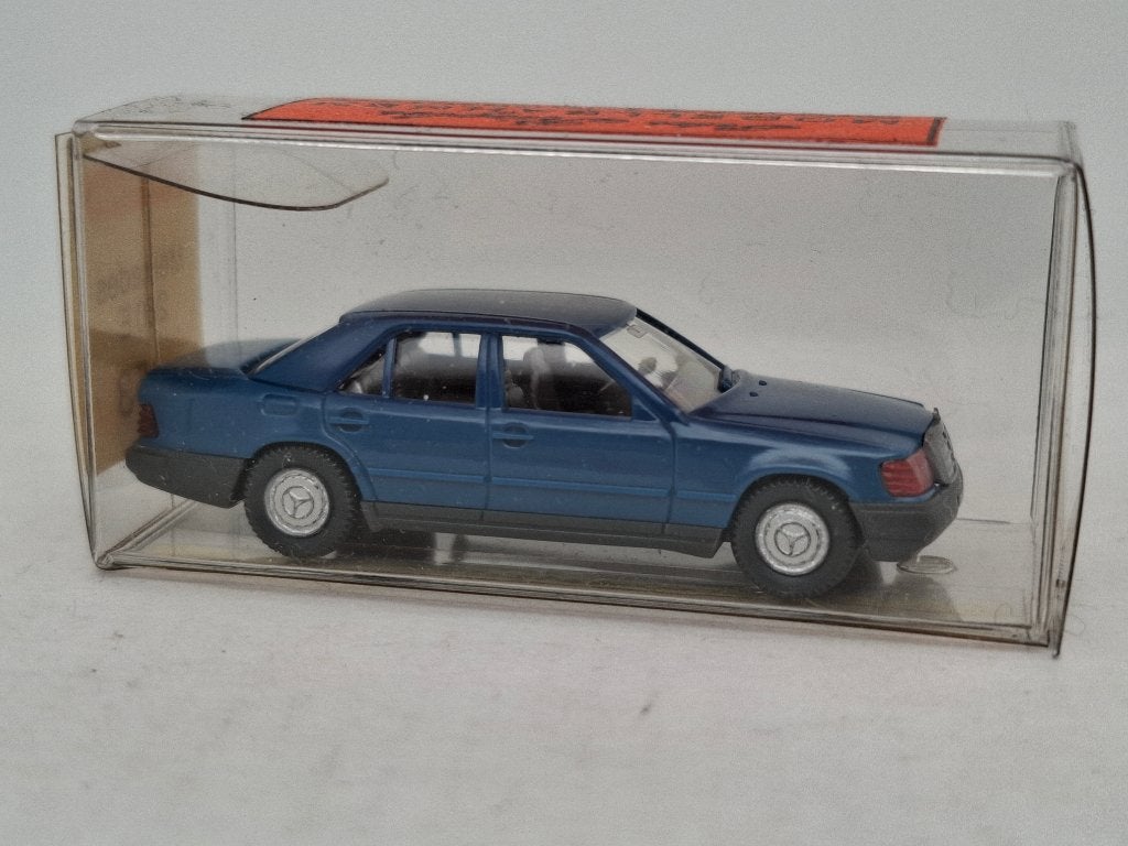 Mercedes Benz 260E - Wiking 1/87, Hobby en Vrije tijd, Modelauto's | 1:87, Zo goed als nieuw, Auto, Wiking, Verzenden