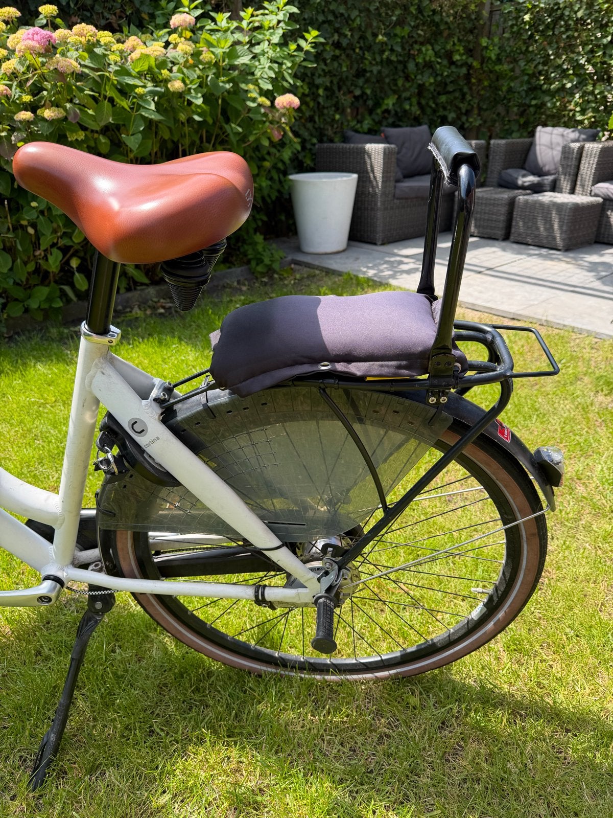 Fietszitje met kussen, rugsteun en voetsteunen, Ophalen, Zo goed als nieuw, Achterzitje, Voetsteuntjes