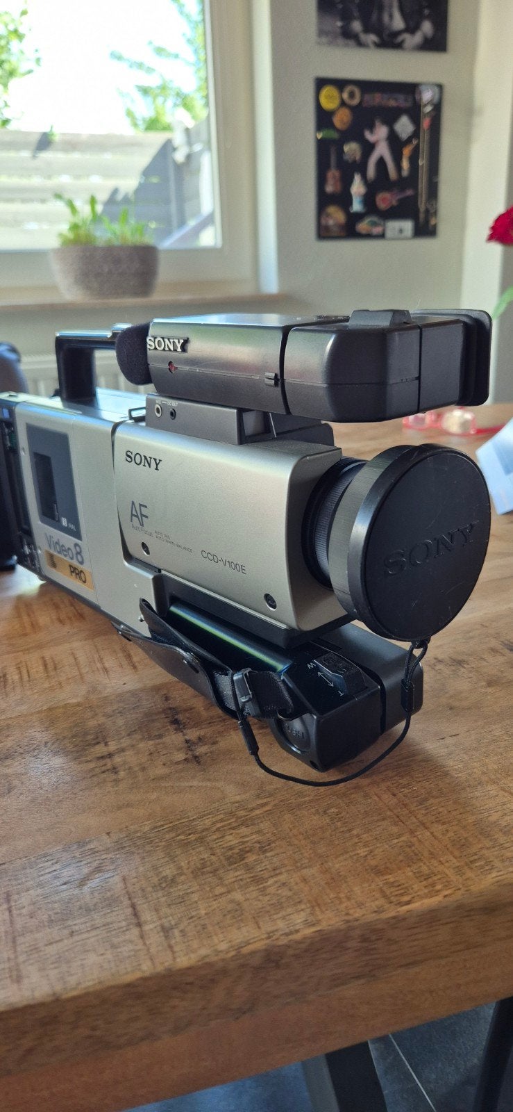 Sony Video 8 Pro CCD-V100E Camcorder met accessoires, Ophalen, 8mm, Camera