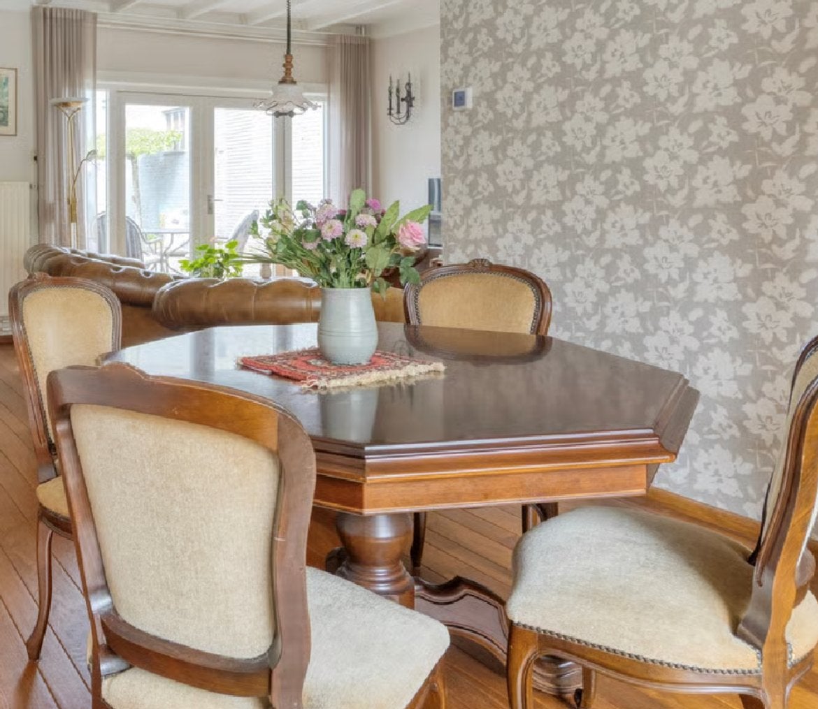 Antieke eettafel, Ophalen