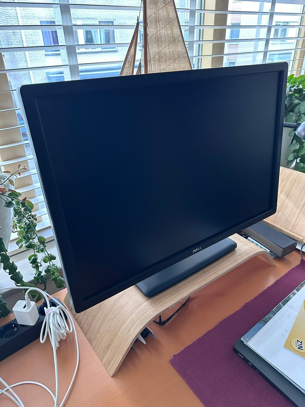 Dell monitor typt U2412M / 24 inch incl. kabels, Ophalen, Gebruikt, 60 Hz of minder