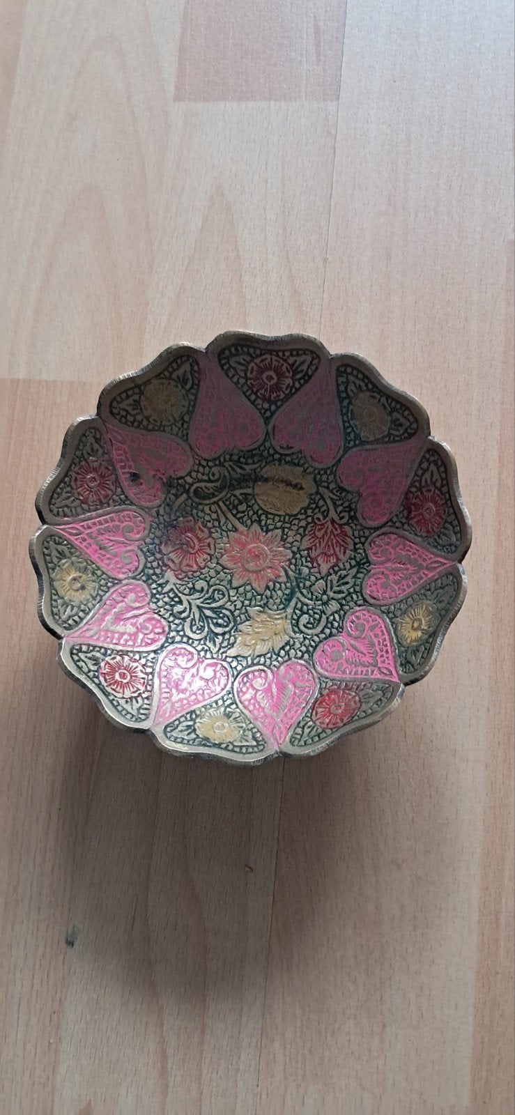 Decoratieve metalen schaal met bloemenpatroon, Ophalen of Verzenden