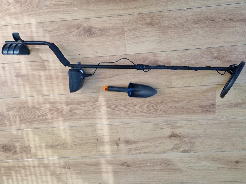 Kinder metaaldetector - weinig gebruikt, inclusief schepje, Zo goed als nieuw, 30 cm of minder, Instelbare gevoeligheid, Ophalen