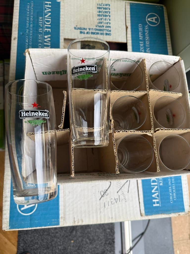 8 Heineken fluitjes 18cl - Oud model, Ophalen of Verzenden, Gebruikt
