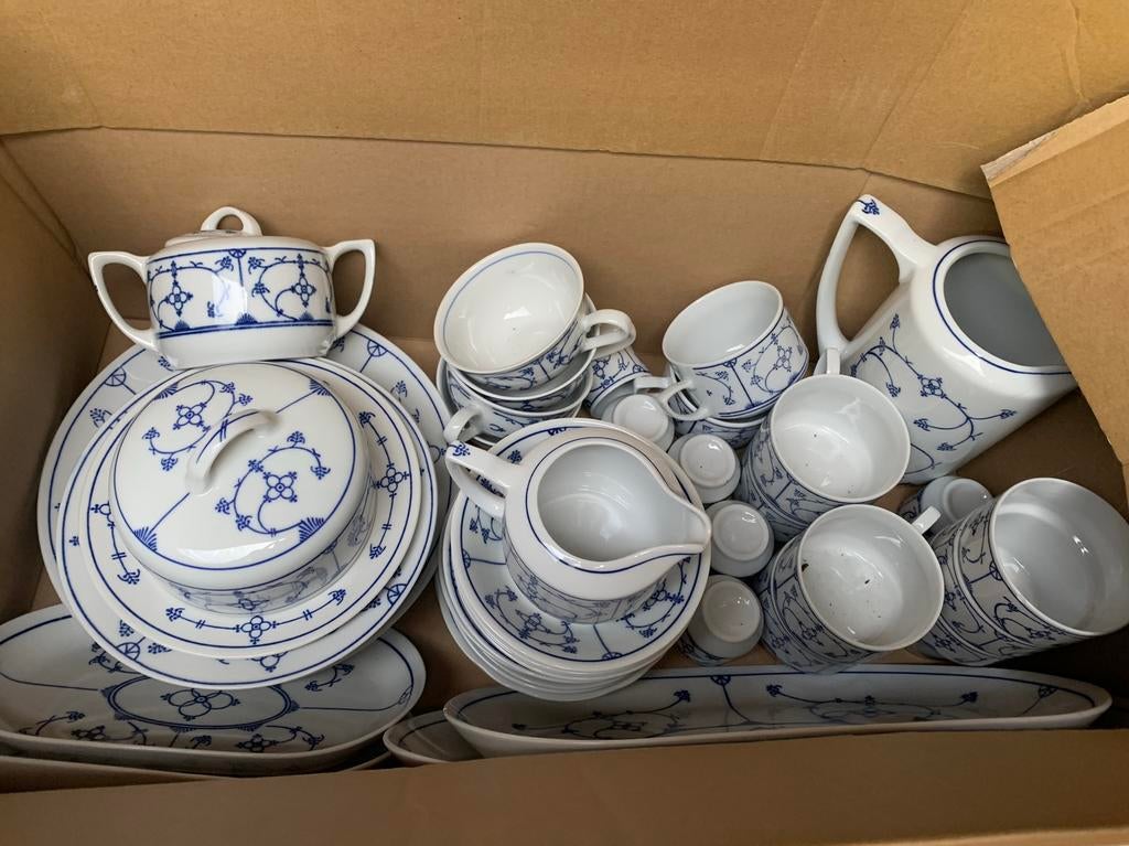 Servies blauw wit Jager eisenberg, Antiek en Kunst, Antiek | Servies compleet, Ophalen