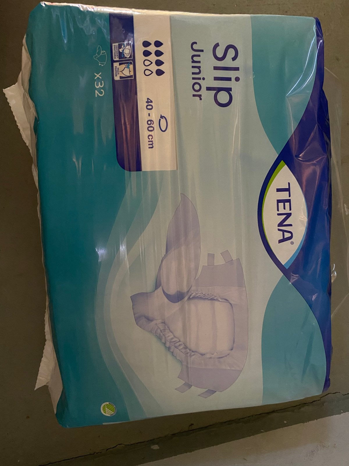 Tena slip junior incontinentie materiaal / pampers, Diversen, Verpleegmiddelen, Ophalen of Verzenden, Nieuw