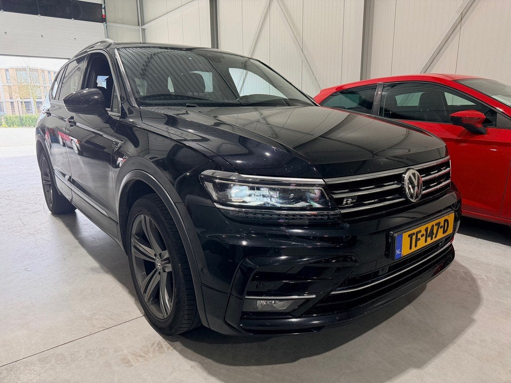 Volkswagen Tiguan Allspace 2.0 TSI 4Motion R 7P ( EX BTW ), Auto's, Gebruikt, 1984 cc, Zwart, Bedrijf