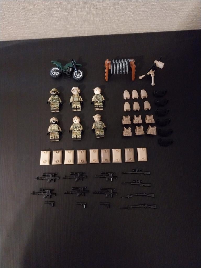 6 Soldaten Minifiguren met Accessoires - Nieuw, Ophalen of Verzenden, Nieuw