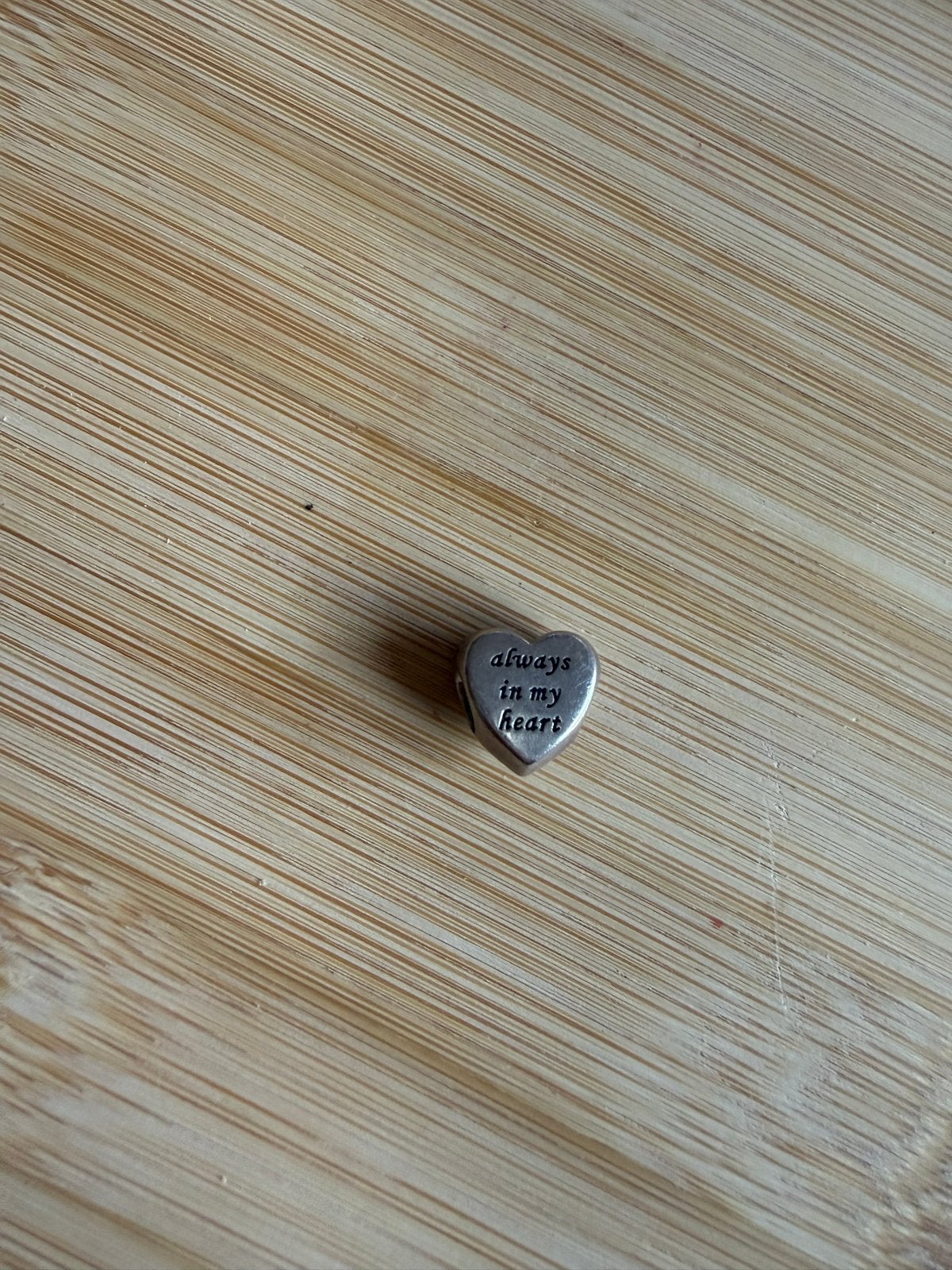 Pandora bedel 'Always in my heart' zilver met goudkleurig ha, Sieraden, Tassen en Uiterlijk, Bedels, Pandora, Ophalen of Verzenden