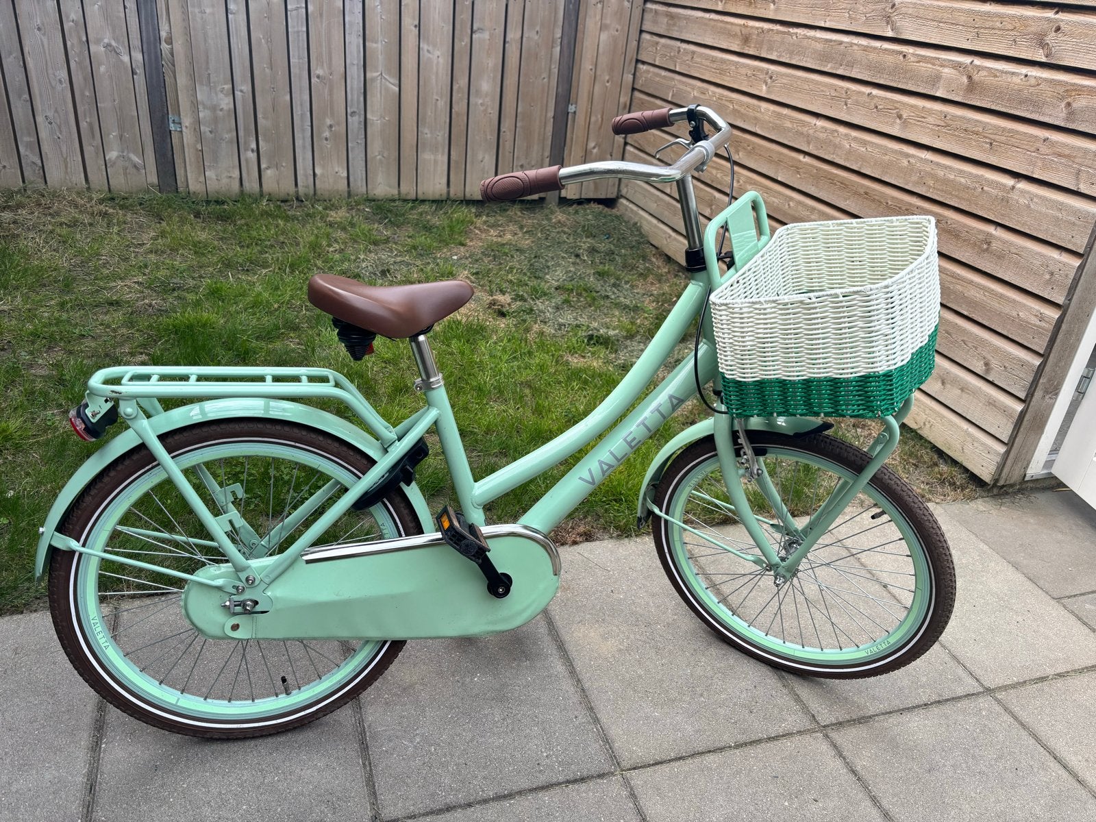 Valetta kinderfiets 22 inch met mandje, Ophalen, Gebruikt, Terugtraprem, 20 inch of meer