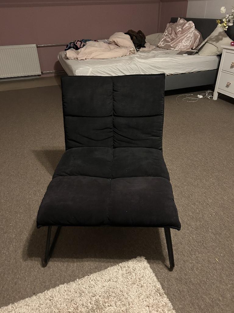 Zwarte stoel Jysk, Ophalen, Minder dan 75 cm, Zo goed als nieuw, Stof
