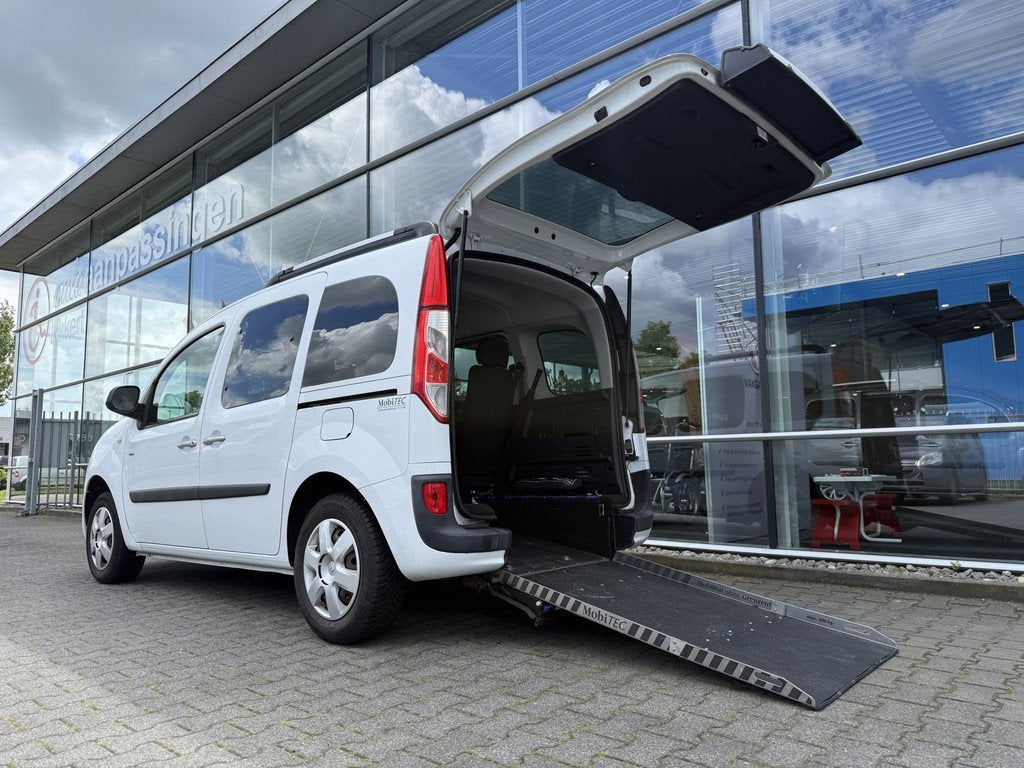 Renault Kangoo Family 3+1 Rolstoelauto 1.2 TCe Limited Start, Auto's, Renault, Voorwielaandrijving, 1350 kg, Stof, Gebruikt
