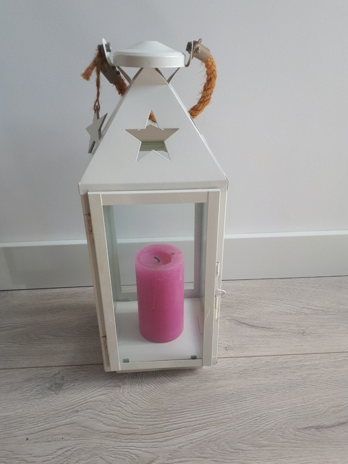 Mooie witte metalen windlicht/lantaarn!
40 X 15 cm, Huis en Inrichting, Ophalen, Lantaarn, Wit, Zo goed als nieuw