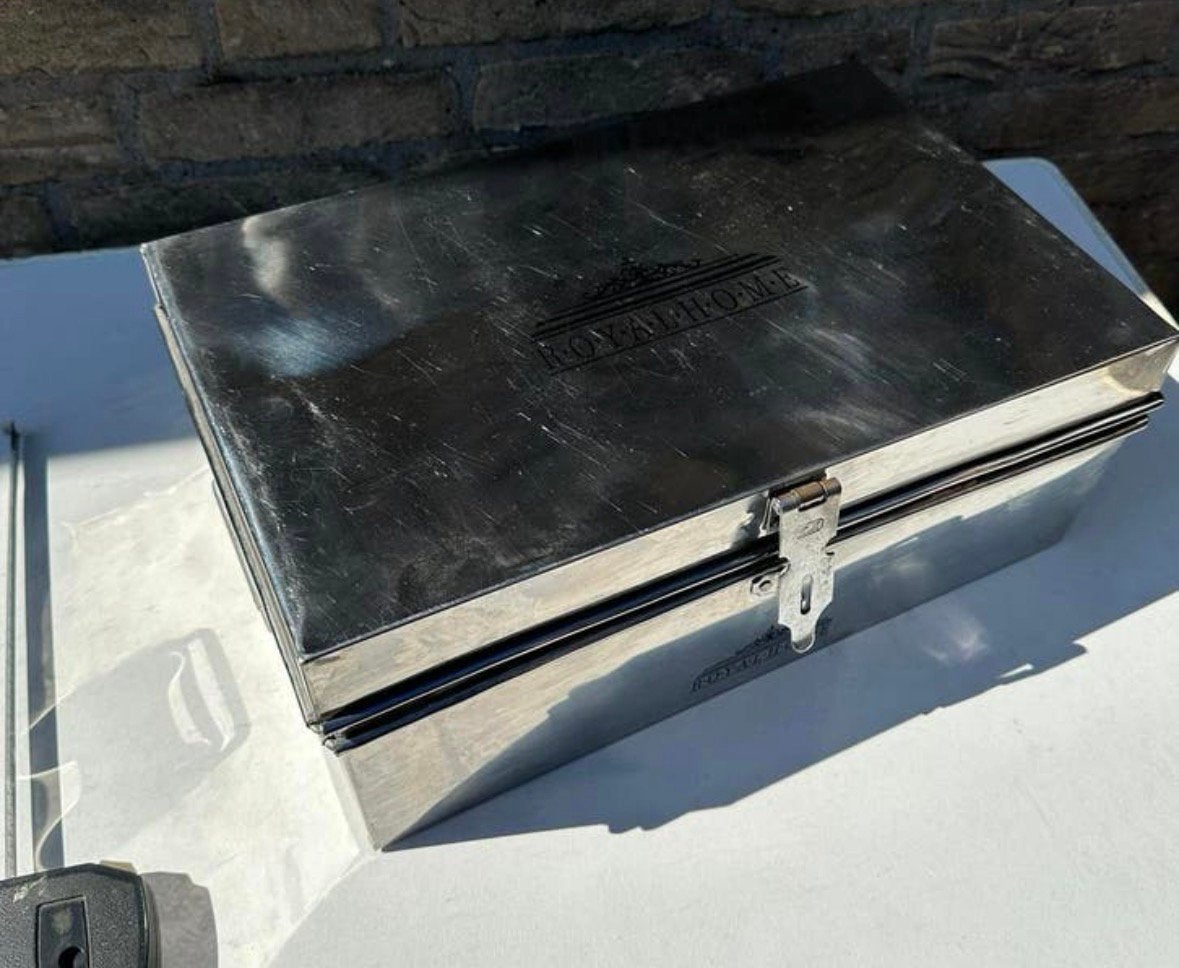 Mooie metalen verchroomde koffer  met handgrepen en sluiting, Ophalen of Verzenden, Gebruikt, Minder dan 50 cm