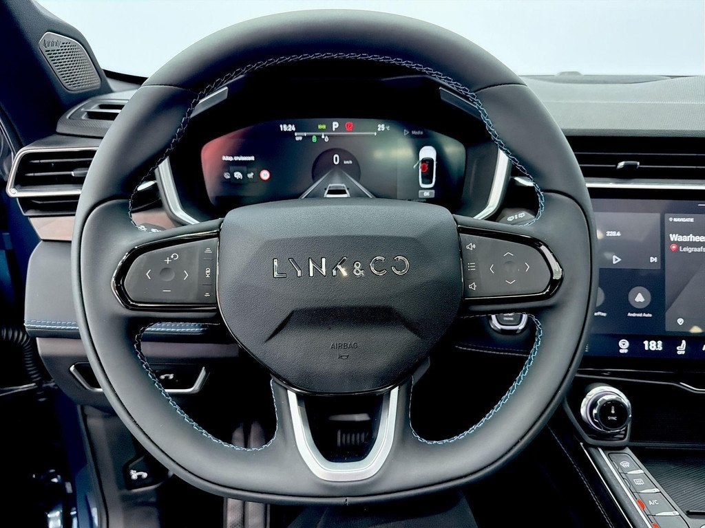 Lynk en Co 01 1.5 MY24 – Stijlvol, slim en direct rijklaar, Auto's, Stof, Euro 6, Met garantie (alle), Blauw