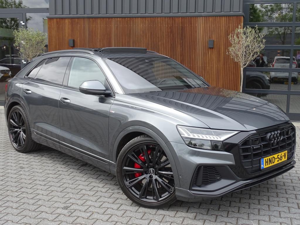Audi Q8 55 TFSIe 381PK Quattro S-ed / Exclusive / Nachtzicht, Auto's, Audi, Automaat, 14 kWh, Gebruikt, 2995 cc
