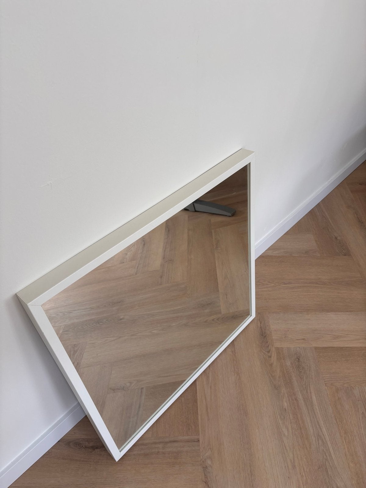 IKEA NISSEDAL Spiegel wit 65x65 cm, Huis en Inrichting, Ophalen, Vierkant, Zo goed als nieuw, Minder dan 100 cm