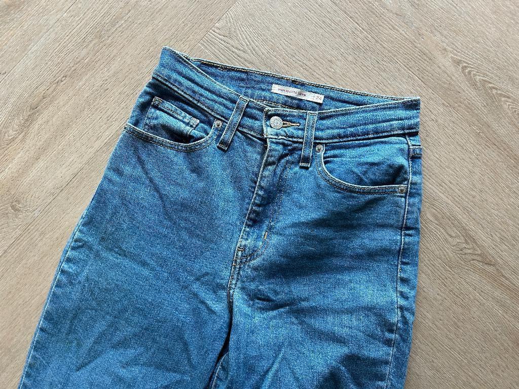 Levi's High Wasted Taper Jeans Maat W24/L27, Blauw, Ophalen of Verzenden, Zo goed als nieuw, W27 (confectie 34) of kleiner