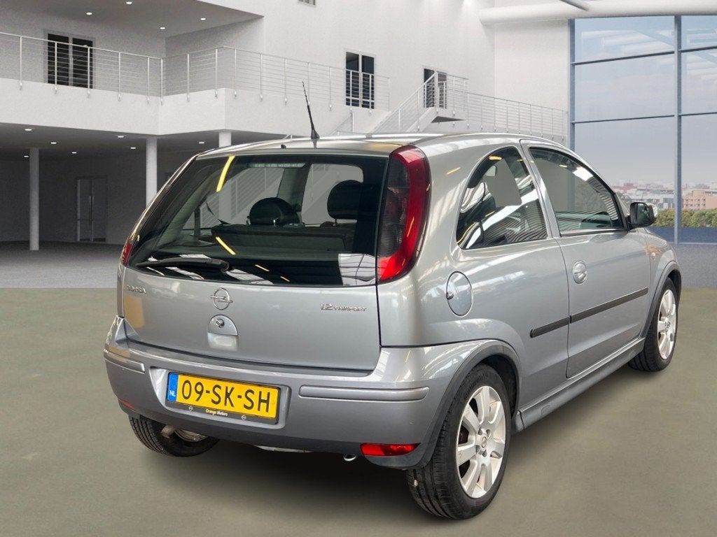 Opel Corsa 1.2-16V Silverline, Auto's, Voorwielaandrijving, 450 kg, Gebruikt, 31 €/maand
