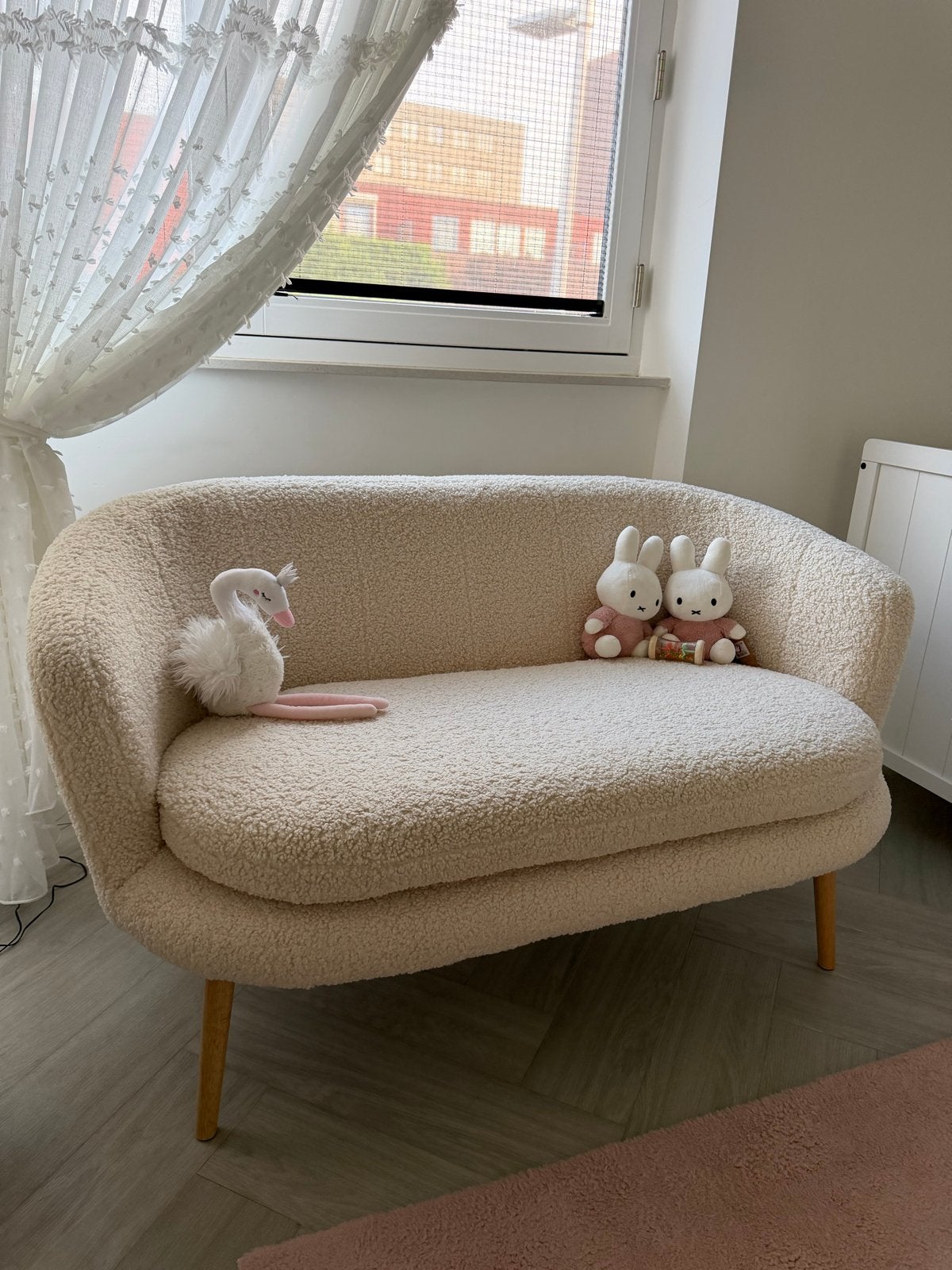 Crèmekleurige teddy bank - Zo goed als nieuw, Huis en Inrichting, Ophalen, 150 tot 200 cm, Tweepersoons, 75 tot 100 cm