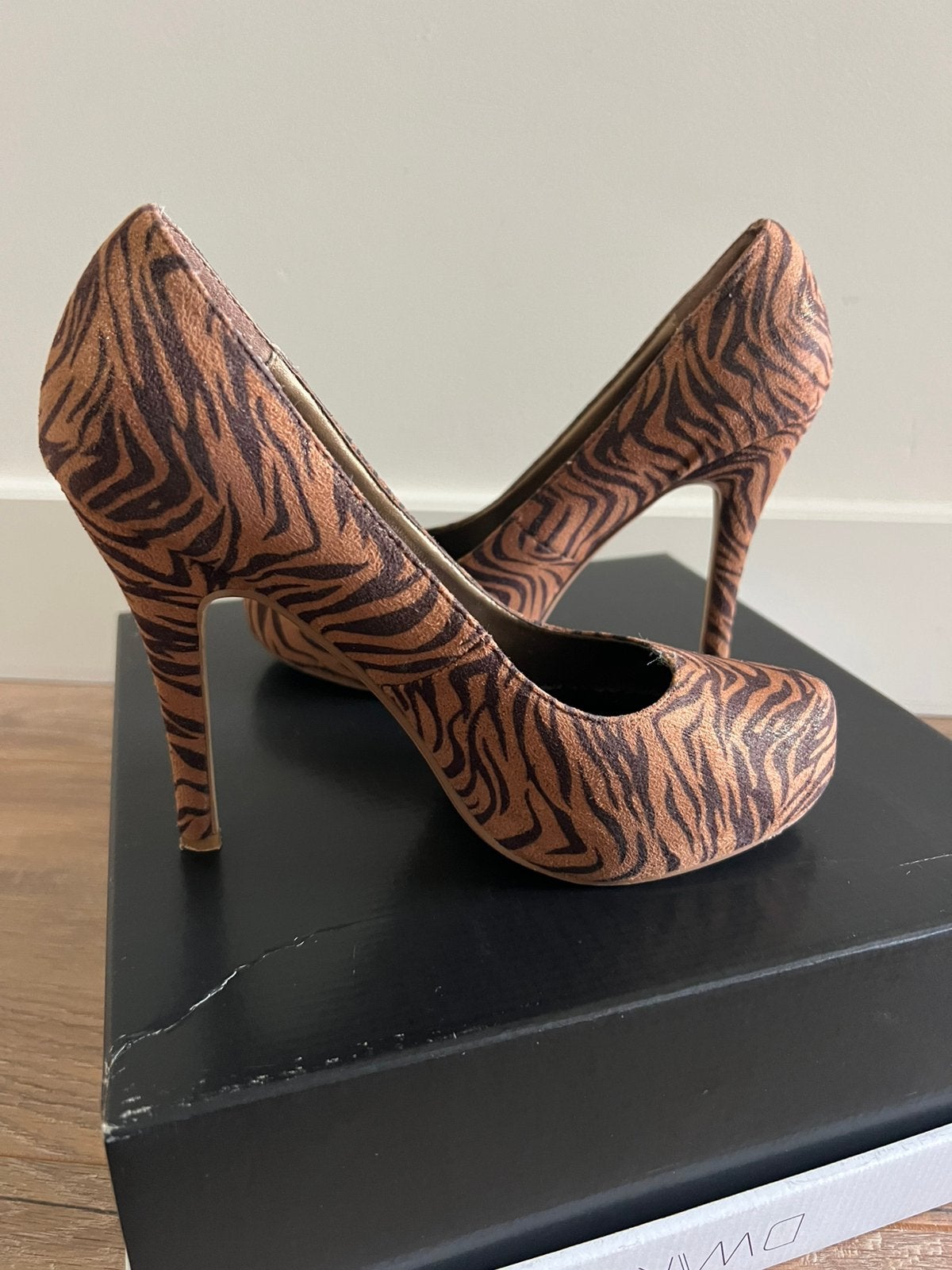 Tijgerprint pumps maat 39, Pumps, Bruin, Ophalen of Verzenden, Zo goed als nieuw