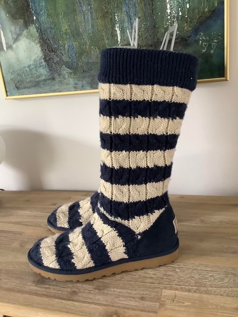 Ugg gebreide laarzen maat 40, Hoge laarzen, Overige kleuren, Ophalen of Verzenden, Zo goed als nieuw