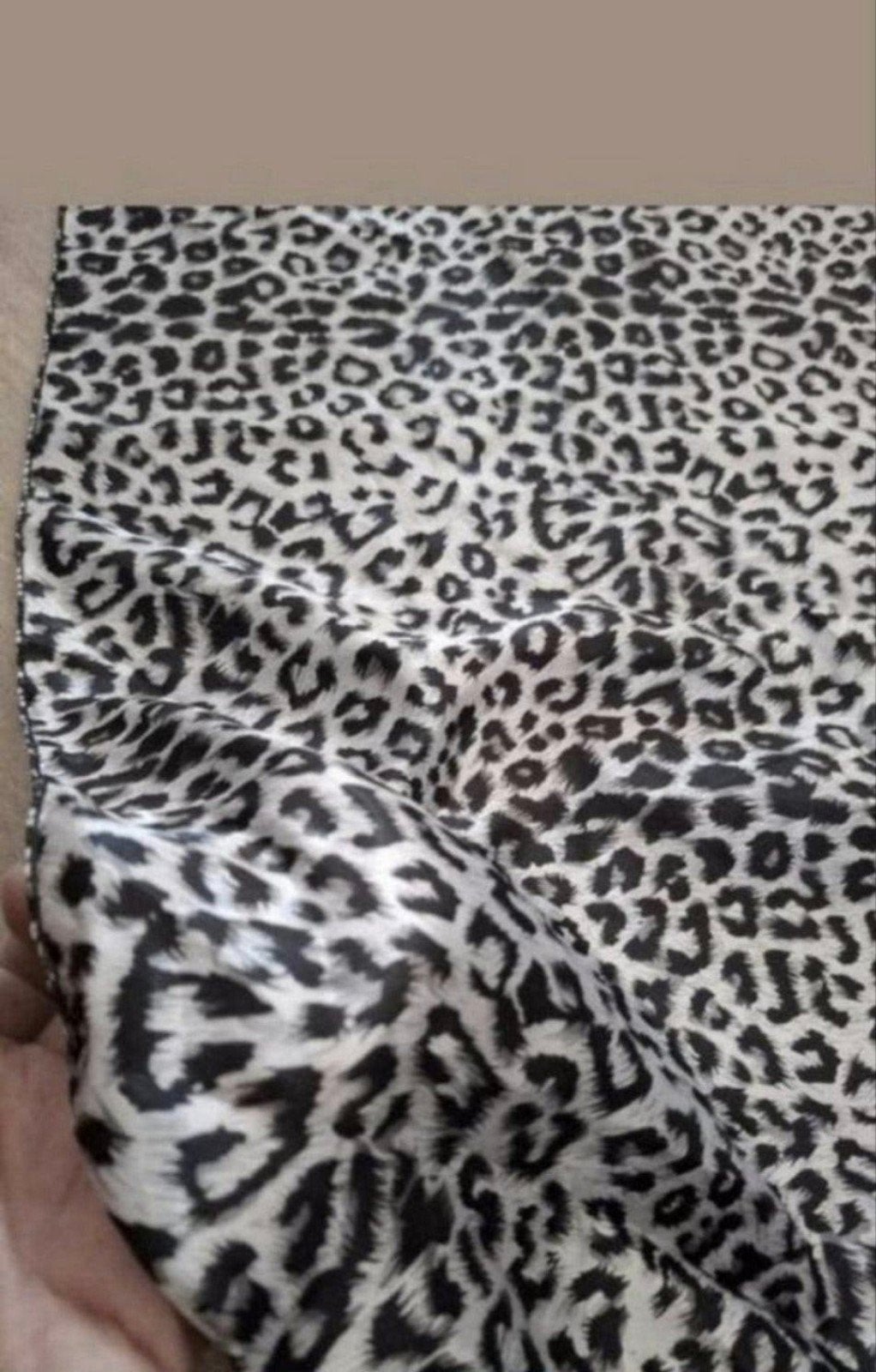 Sjaal zomer zwart wit vierkant panterprint Nieu, Ophalen of Verzenden, Zo goed als nieuw, Maat 46/48 (XL) of groter, Sjaal