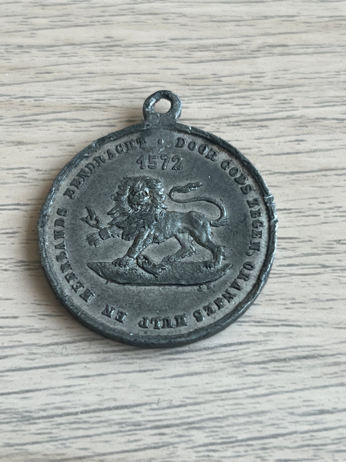 Herdenkingspenning 300 jaar Inname Den Briel 1572-1872, Ophalen of Verzenden, Overige materialen, Nederland