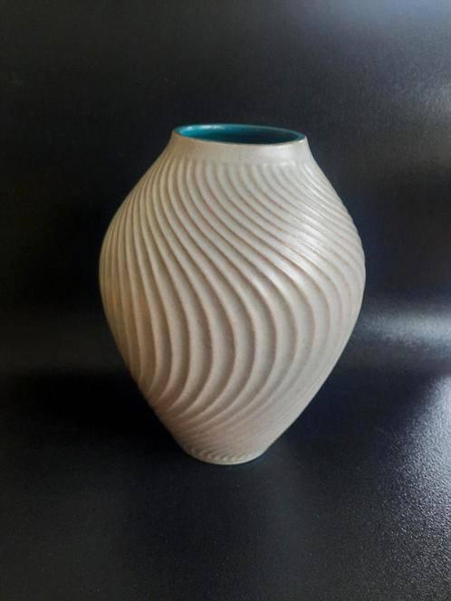 West Germany vaas , White Swirl, Huis en Inrichting, Woonaccessoires | Vazen, Zo goed als nieuw, Wit, Minder dan 50 cm, Aardewerk of Porselein