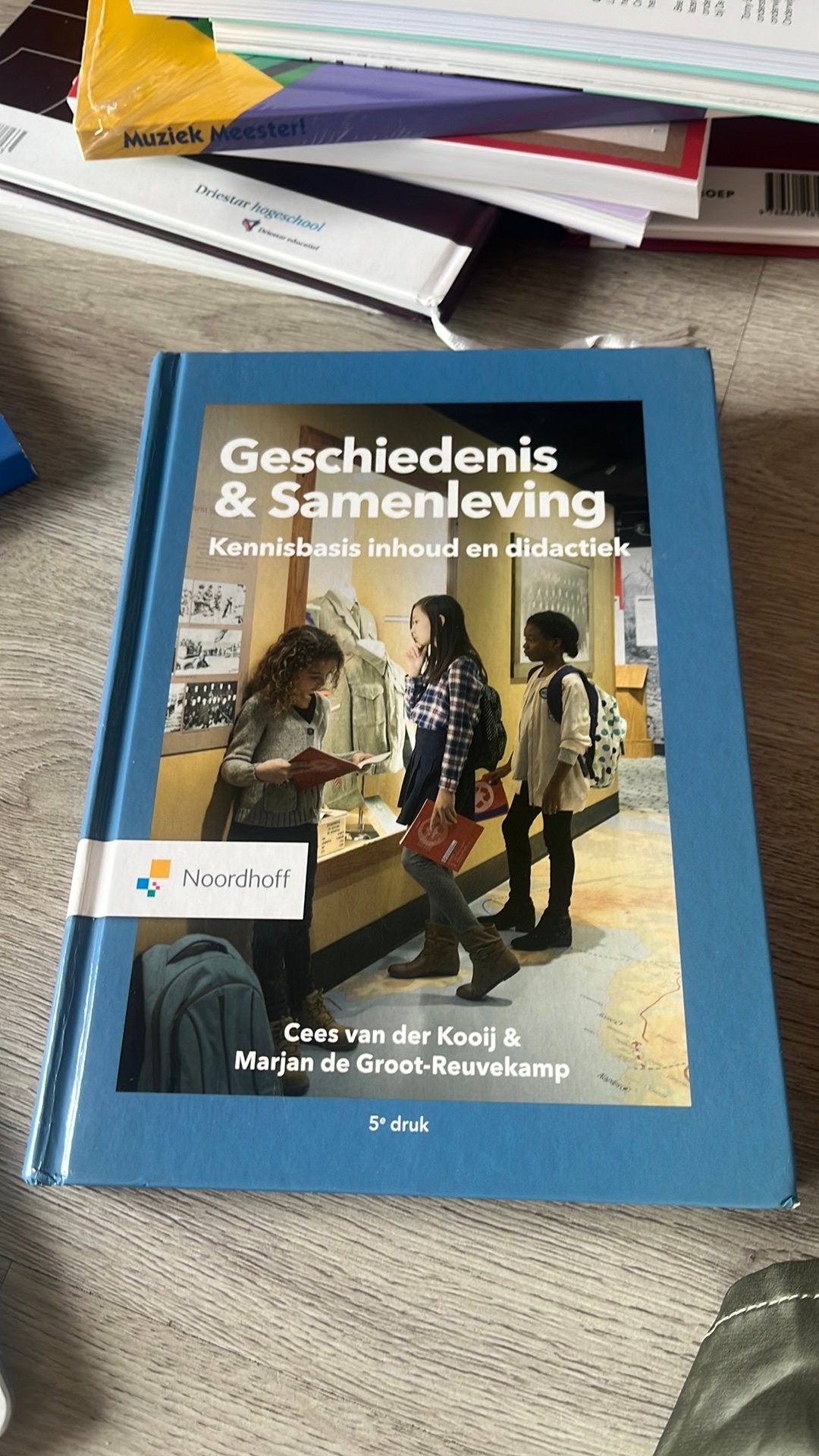 Cees van der Kooij - Geschiedenis & samenleving, Ophalen of Verzenden, Zo goed als nieuw, Cees van der Kooij; Marjan de Groot-Reuvekamp