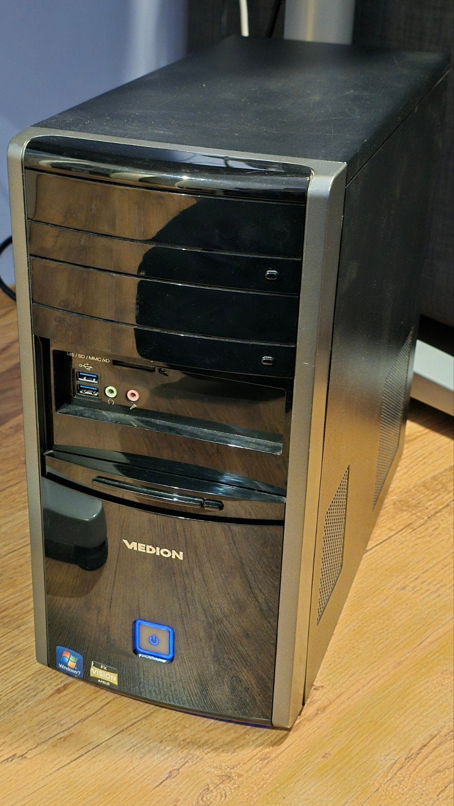 Medion Desktop PC met AMD FX8120, GT 230, 500GB SSD, Ophalen, Gebruikt, AMD FX8120, Medion