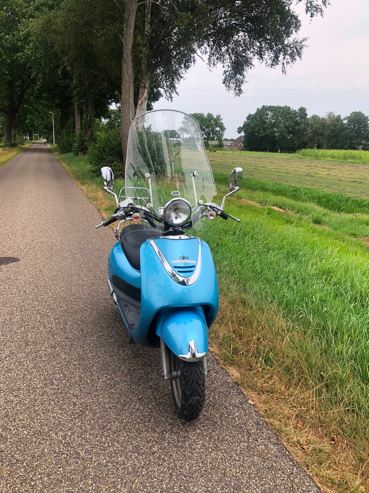 Sym allo blauw, Ophalen, Zo goed als nieuw, Benzine, Allo