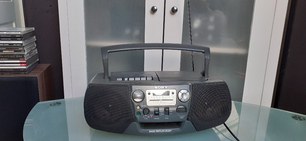 sony draagbare radio cd cassette speler, Ophalen of Verzenden, Zo goed als nieuw, Met cd-speler
