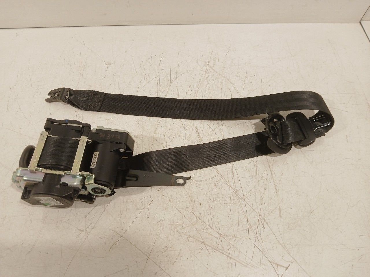 Veiligheidsgordel rechts voor Volkswagen Passat, Onderdelen@venauto.nl, Van der Ven Autorecycling B.V., Gebruikt, Ettenseweg 76, 4706 PB Roosendaal, The Netherlands