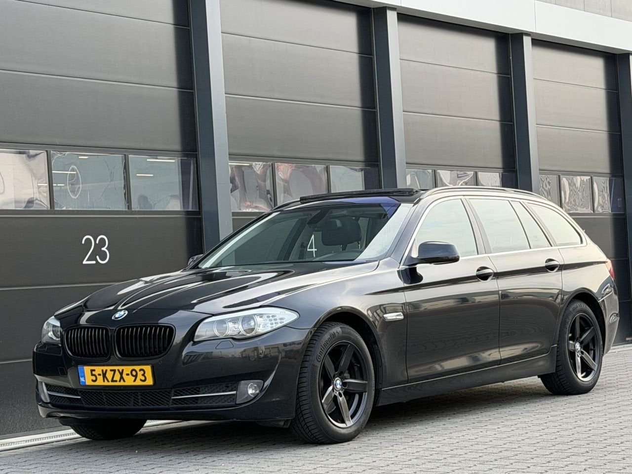 BMW 5 Serie 520d Panorama Clima Xenon PDC (bj 2011), Auto's, Automaat, 1995 cc, 197 €/maand, Zwart