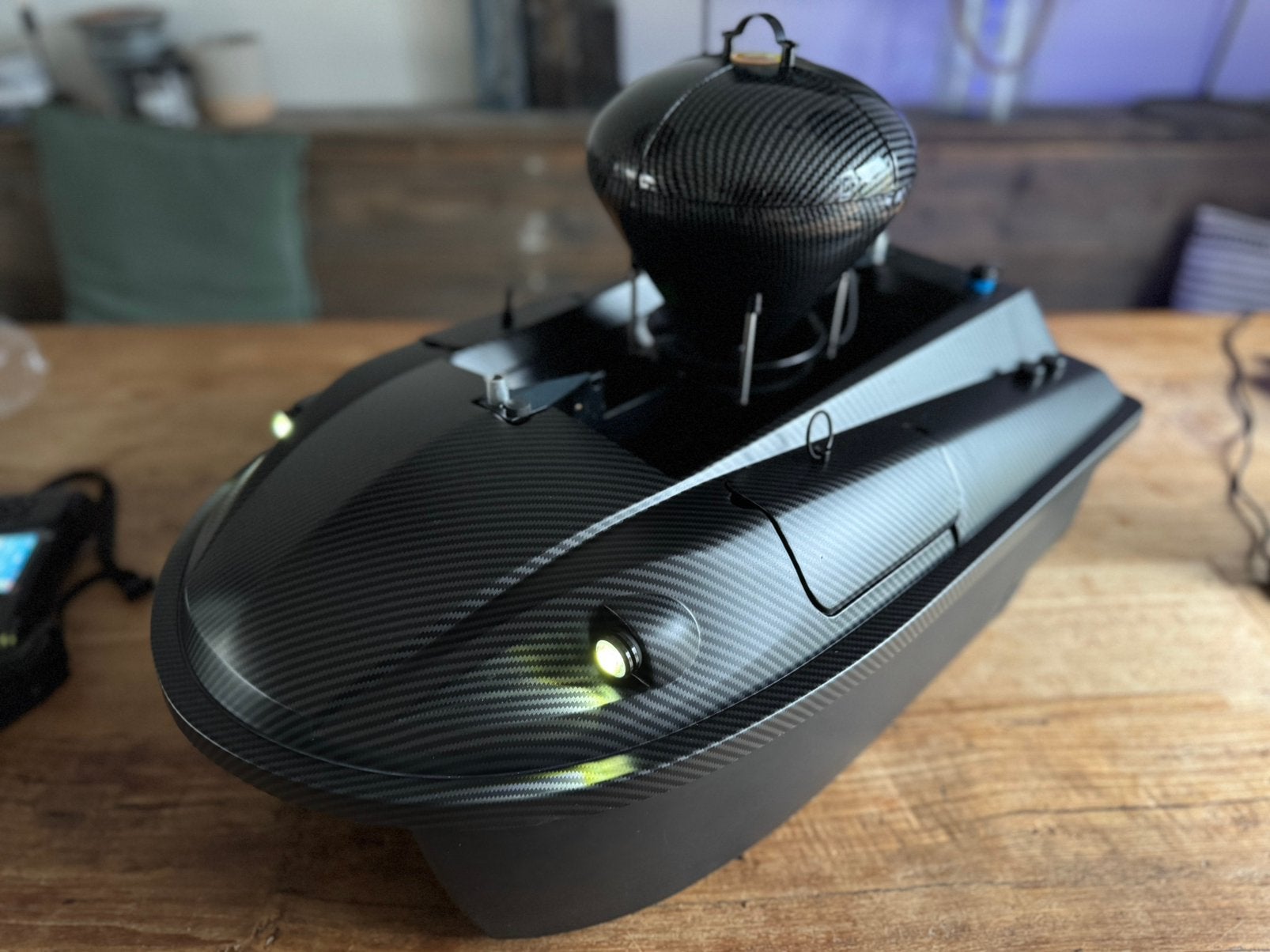 Voerboot met voerverspreider, Watersport en Boten, Hengelsport | Karpervissen, Ophalen, Zo goed als nieuw, Overige typen