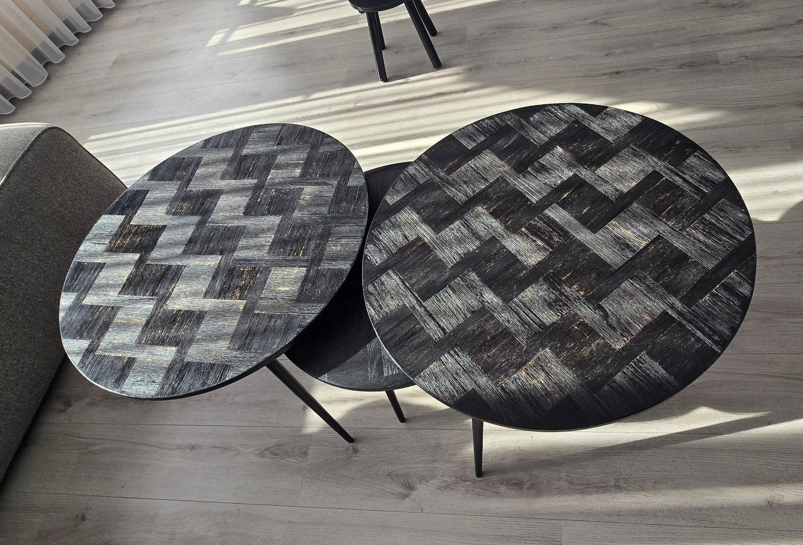 Set van 3 salontafels met uniek patroon, Huis en Inrichting, Ophalen, Gebruikt, 50 tot 100 cm, Rond