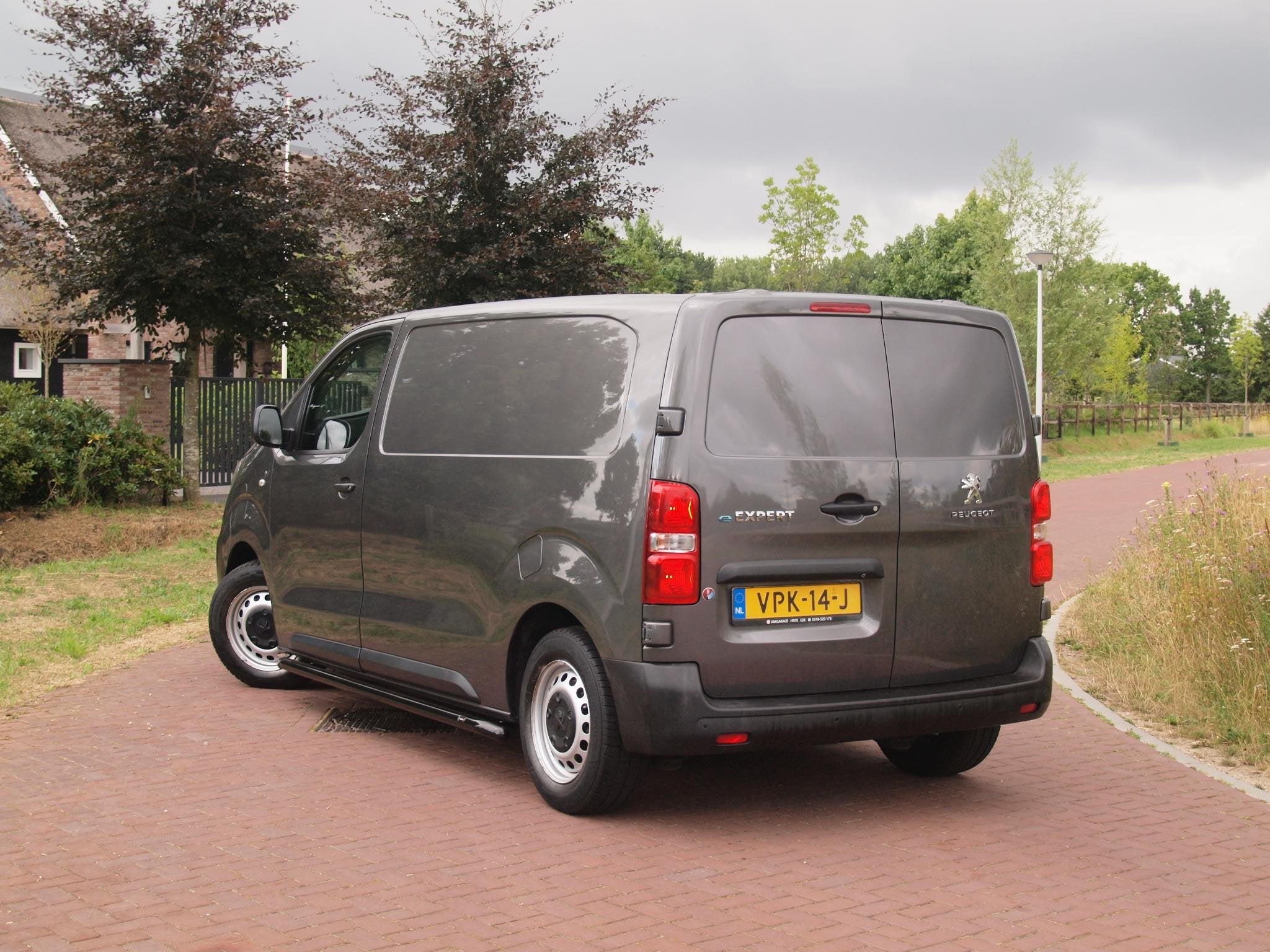 Peugeot e-Expert Standard Premium 75 kWh | Side bars | Apple, Gebruikt, Zwart, Origineel Nederlands, 75 kWh