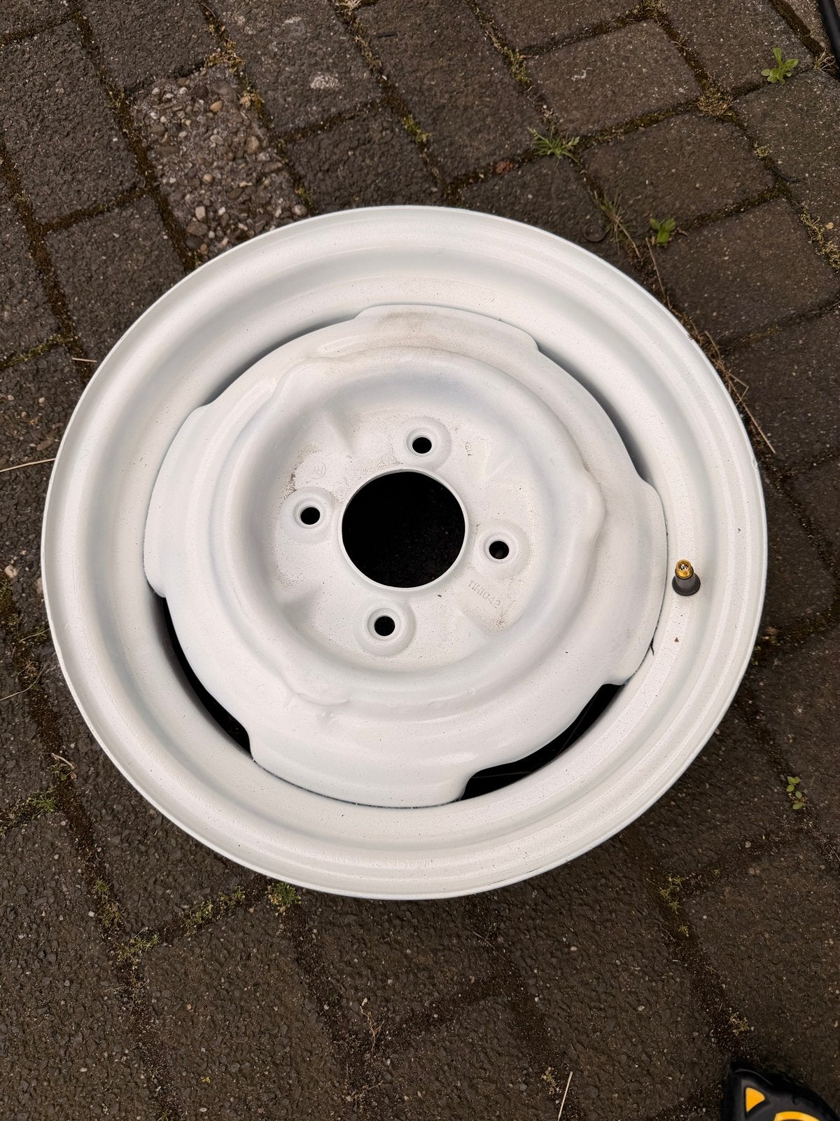 Triumph 14 inch velg, gestraald en gespoten, zeer netjes, Ophalen, Gereviseerd, 14 inch, Velg(en)