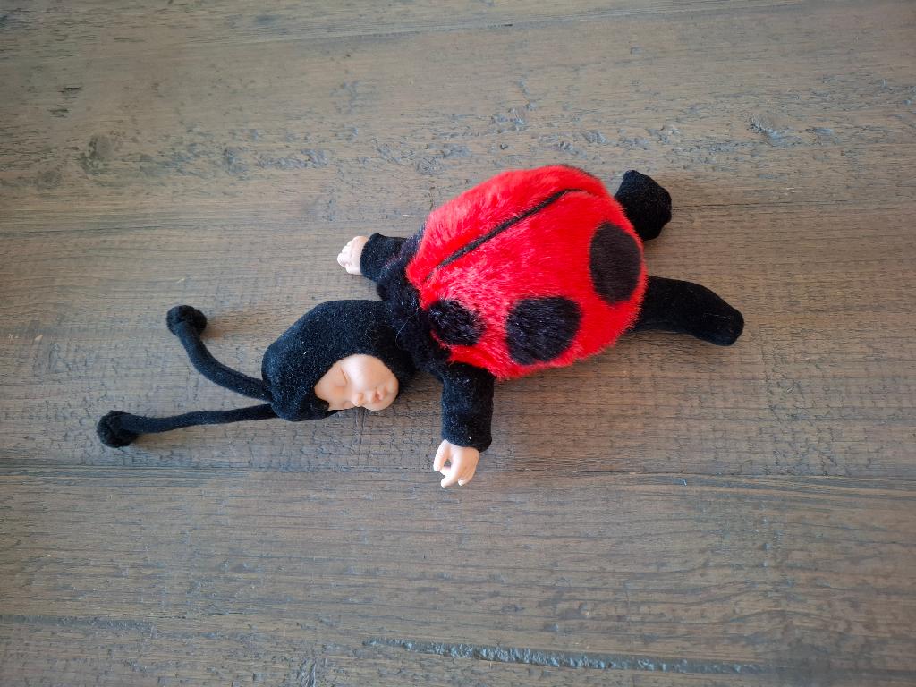 Vintage Anne Geddes lieveheersbeestje baby knuffel pop, Ophalen of Verzenden, Zo goed als nieuw, Overige typen