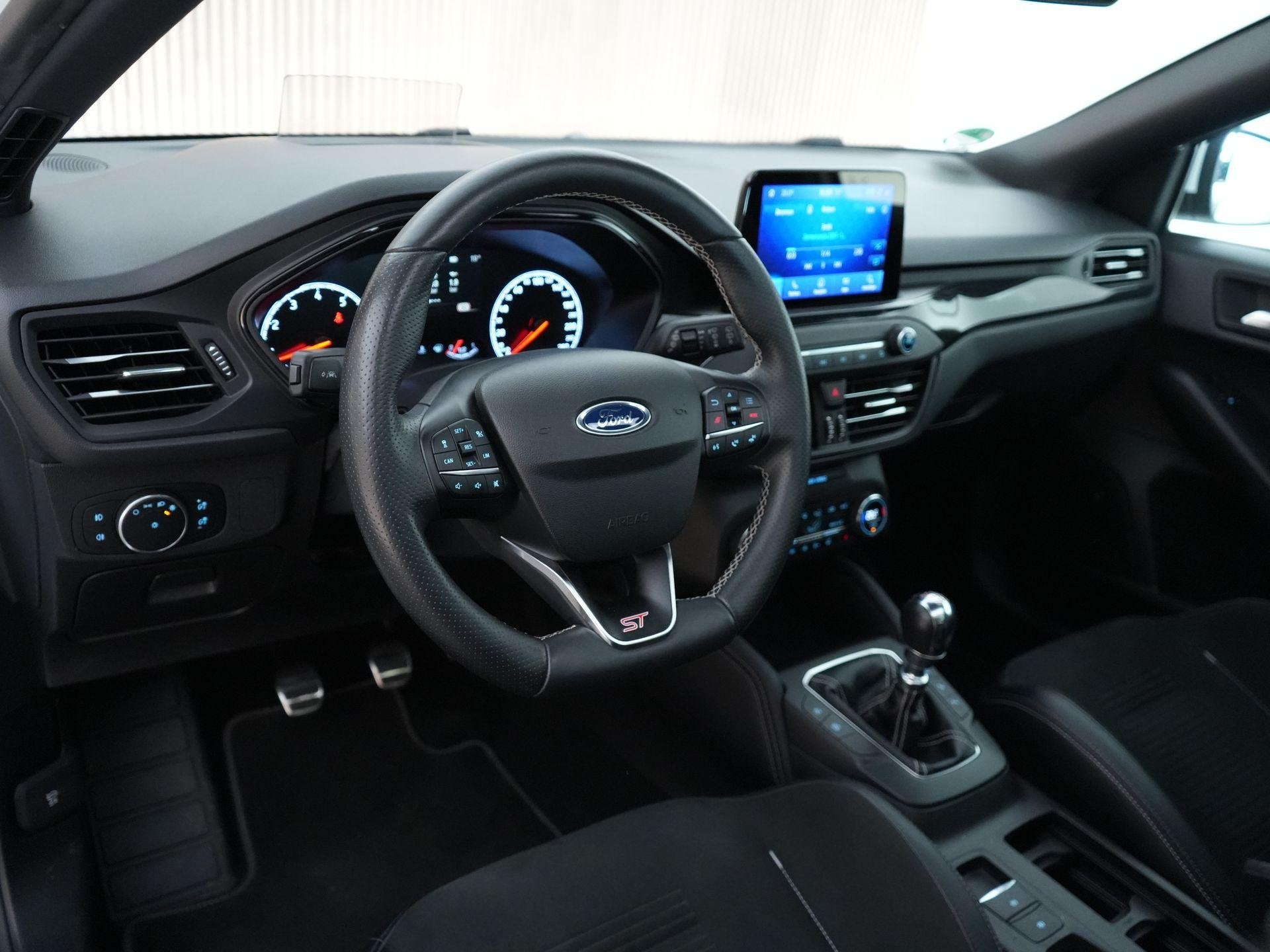 Ford Focus ST-3 2.3 280pk |19" TEC wielen|H&R verlagingsvere, 1408 kg, Gebruikt, 4 cilinders, Leder en Stof