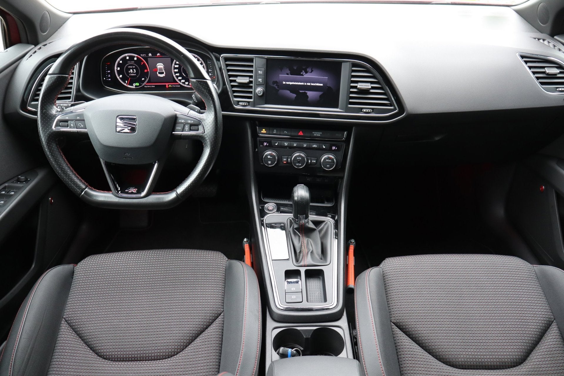 Seat Leon 1.5 TSI FR Business Intense-Automaat, Auto's, Dealer onderhouden, Euro 6, 4 cilinders, 150 pk