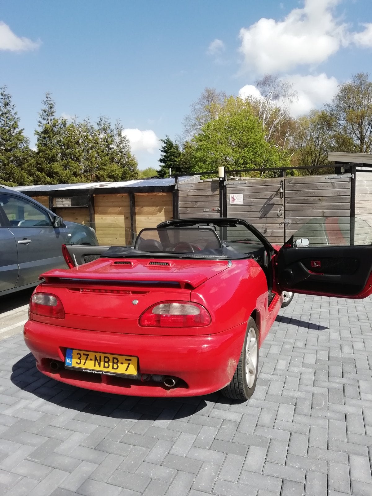MG F 1.8 I 1997 Rood, Cabrio, Achterwielaandrijving, 1049 kg, 4 cilinders, Cabriolet