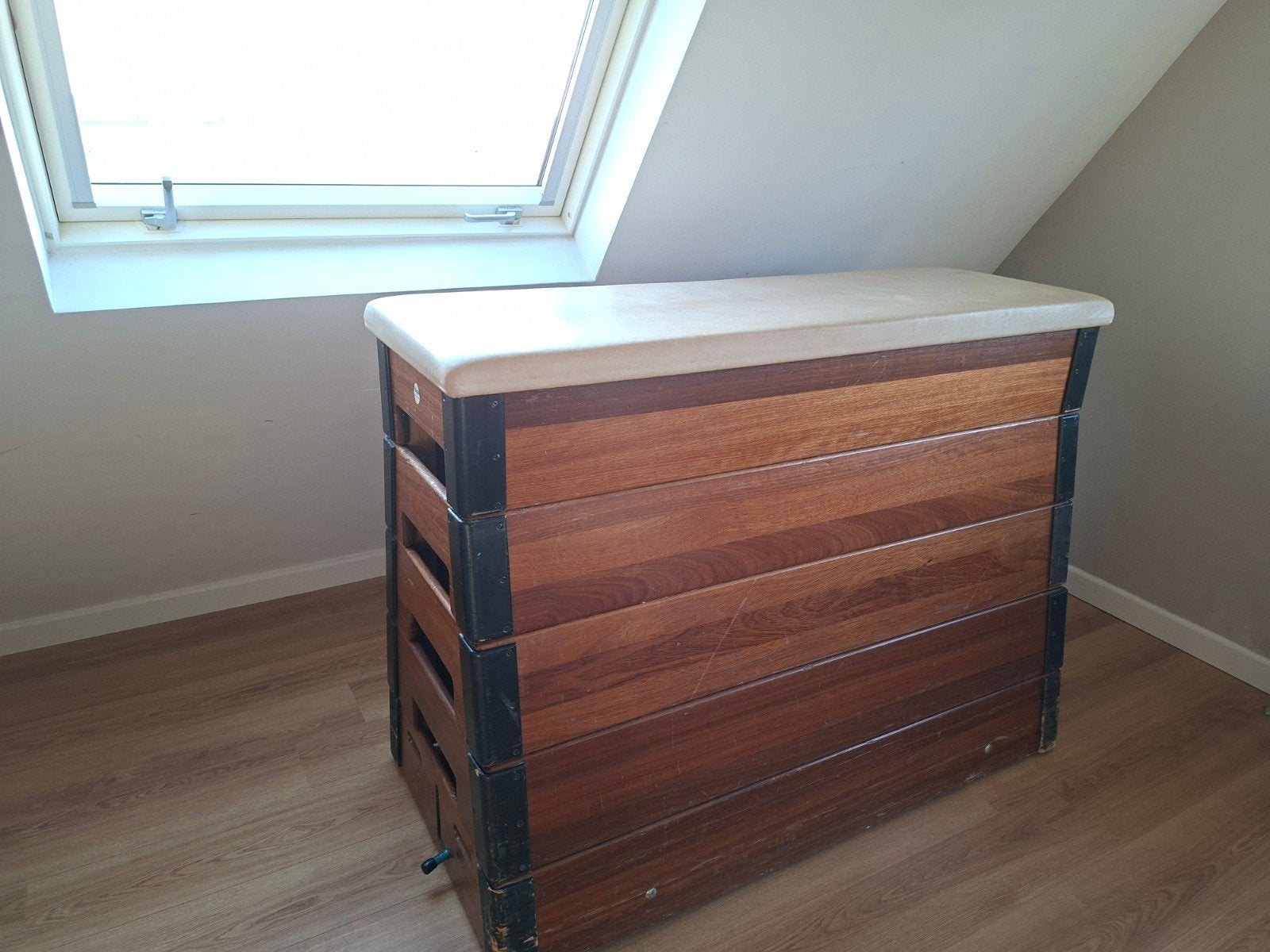 Nijha Turnkast / Springkast - Vintage Hout en Leer, Ophalen, Gebruikt, Bruin, Materiaal