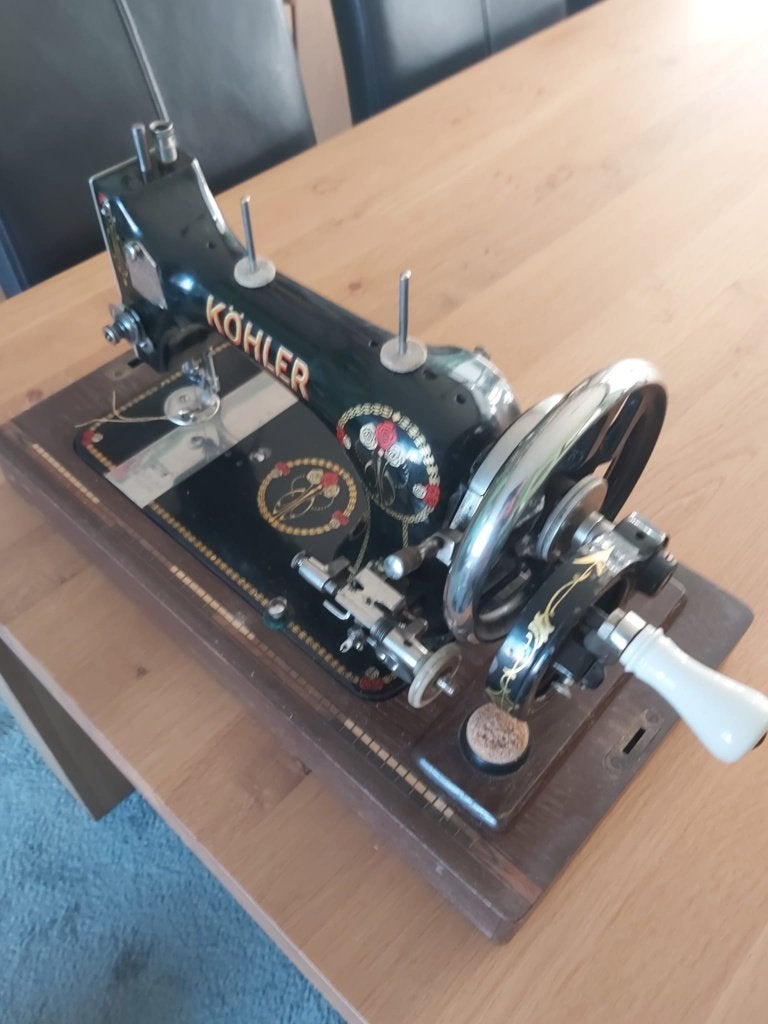 Köhler Naaimachine met koffer, Ophalen