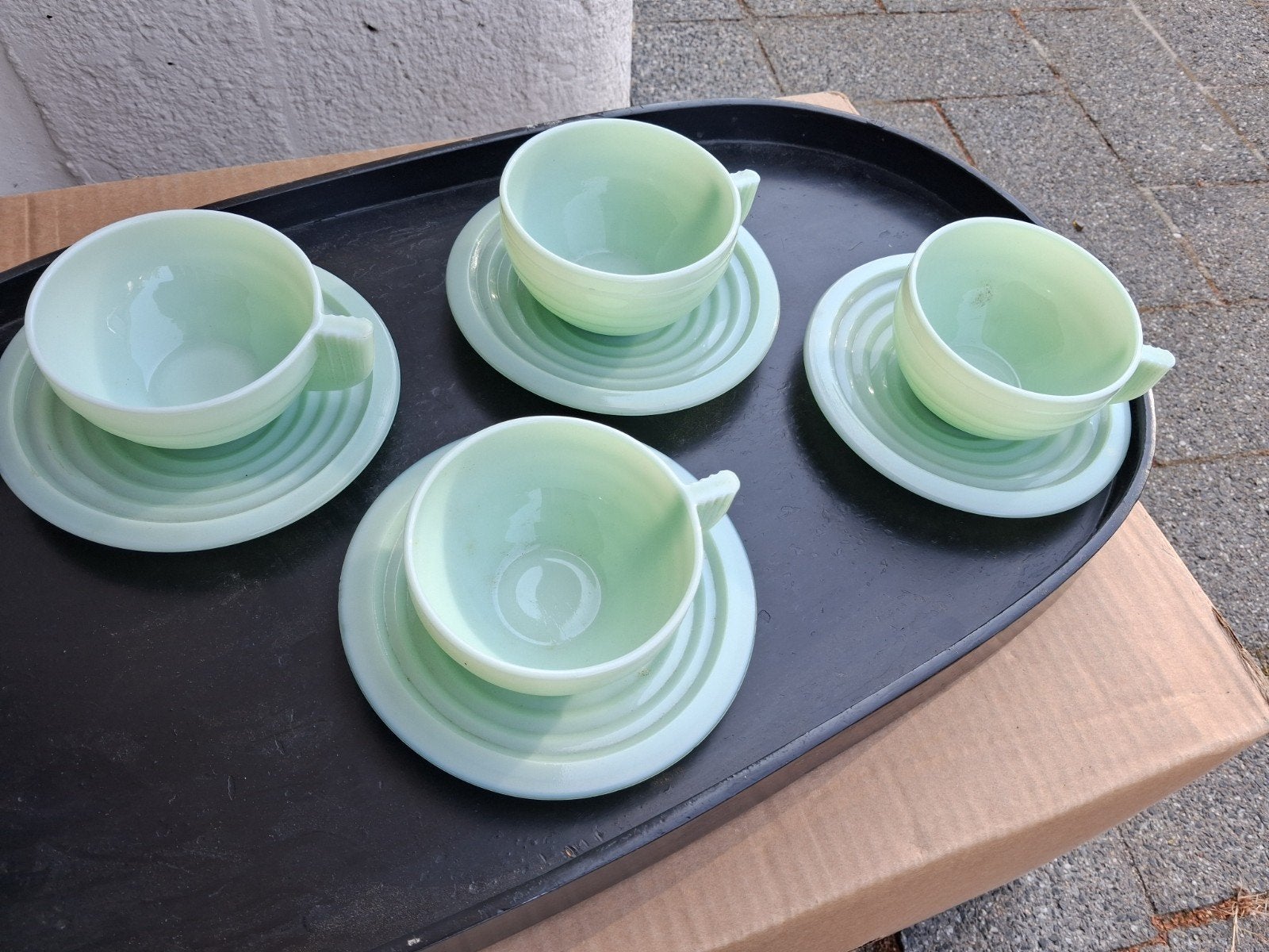 Art deco ,opaline,arcopal,kop en schotel,jadegroen, Antiek en Kunst, Antiek | Servies compleet, Ophalen of Verzenden