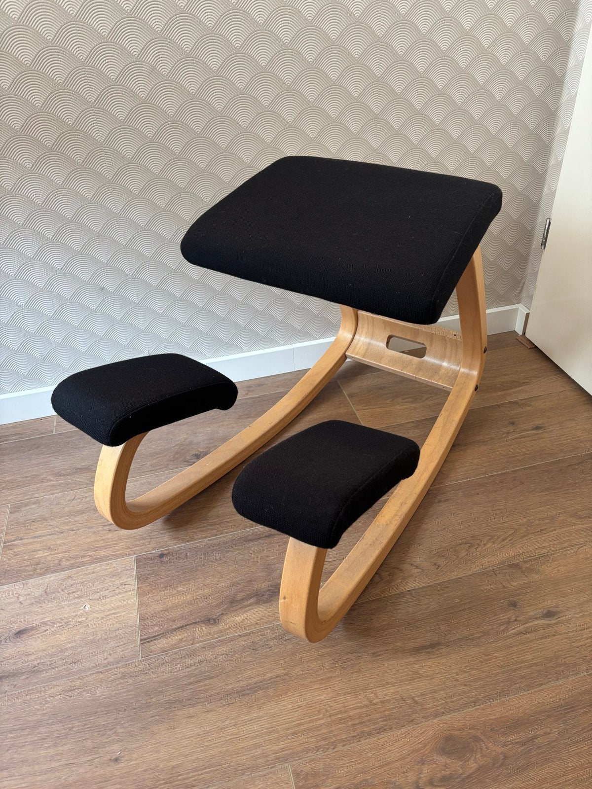 Varier Stokke ergonomische kniestoel - Zwart - Uitstekend, Ophalen, Zwart, Zo goed als nieuw, Eén