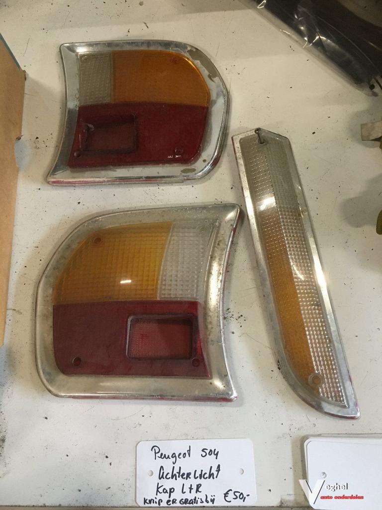 Peugeot 504 Achterlichtkap Links en Rechts, Auto-onderdelen, Gebruikt, -, -, Ophalen of Verzenden